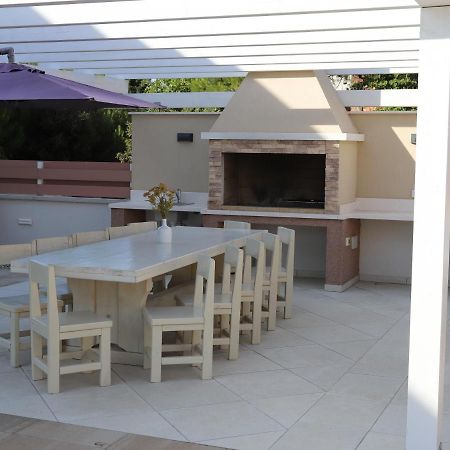 Villa Olivia - New And Modern House With Pool, Souna, Jacuzzi & Playground, Liznjan - Istra Ngoại thất bức ảnh