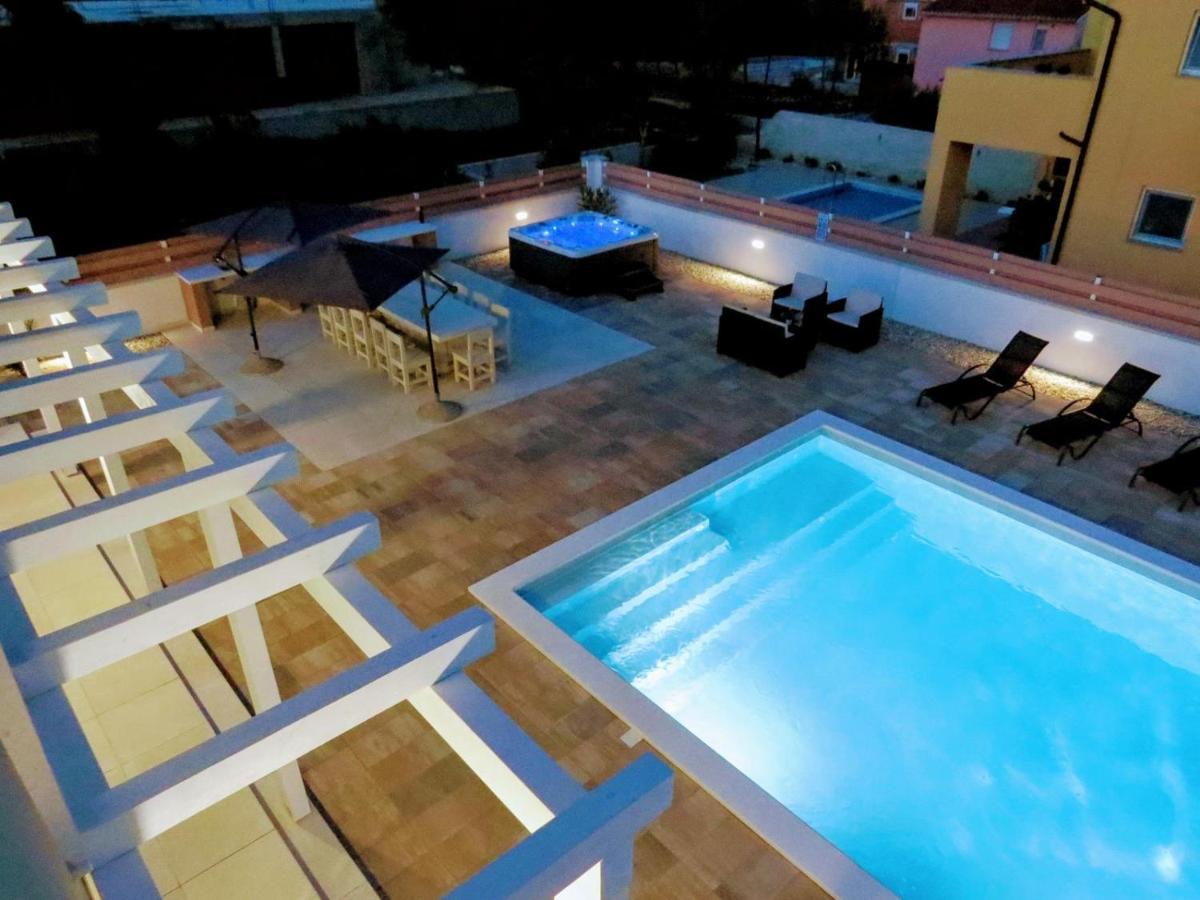 Villa Olivia - New And Modern House With Pool, Souna, Jacuzzi & Playground, Liznjan - Istra Ngoại thất bức ảnh