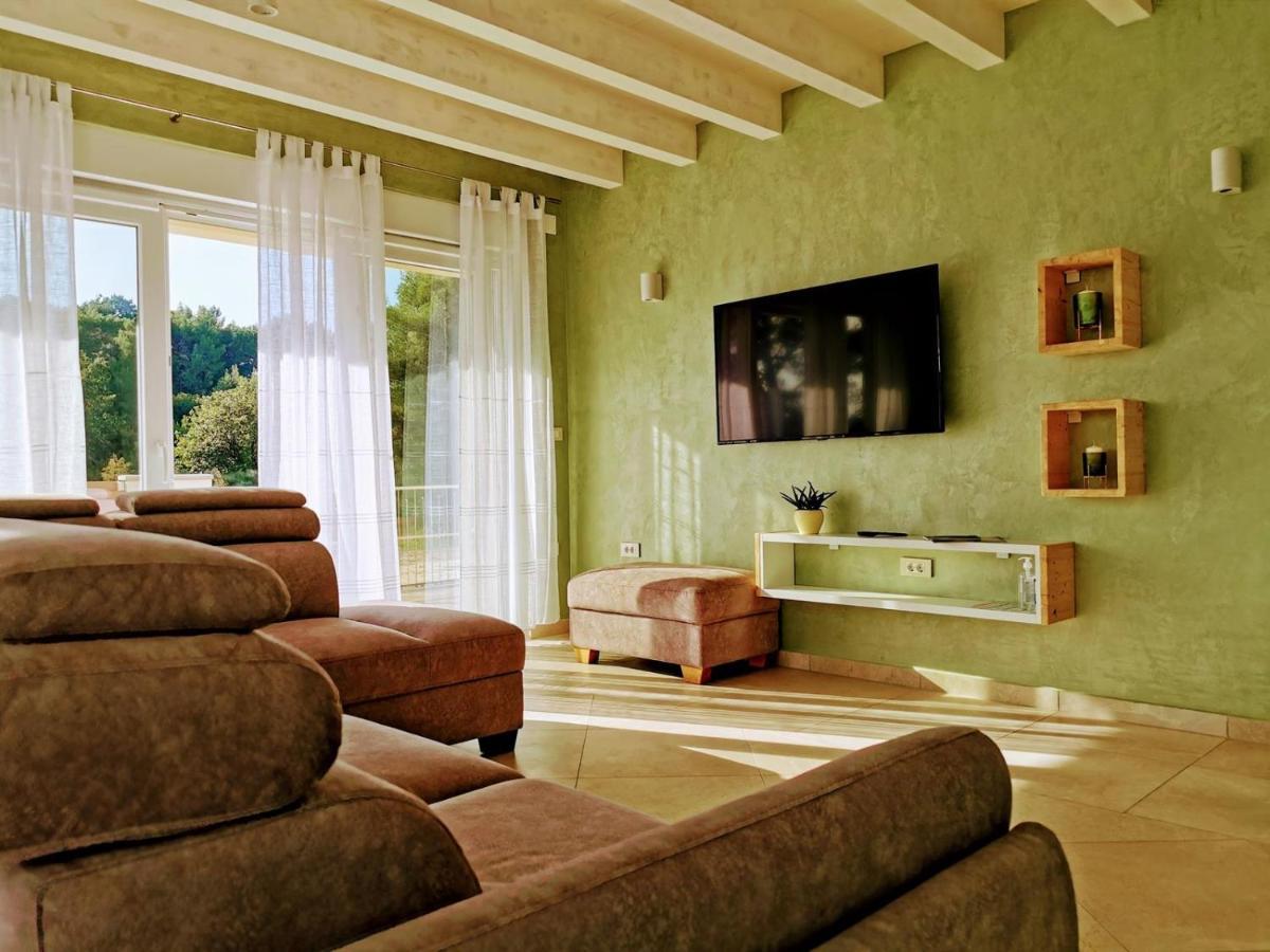 Villa Olivia - New And Modern House With Pool, Souna, Jacuzzi & Playground, Liznjan - Istra Ngoại thất bức ảnh
