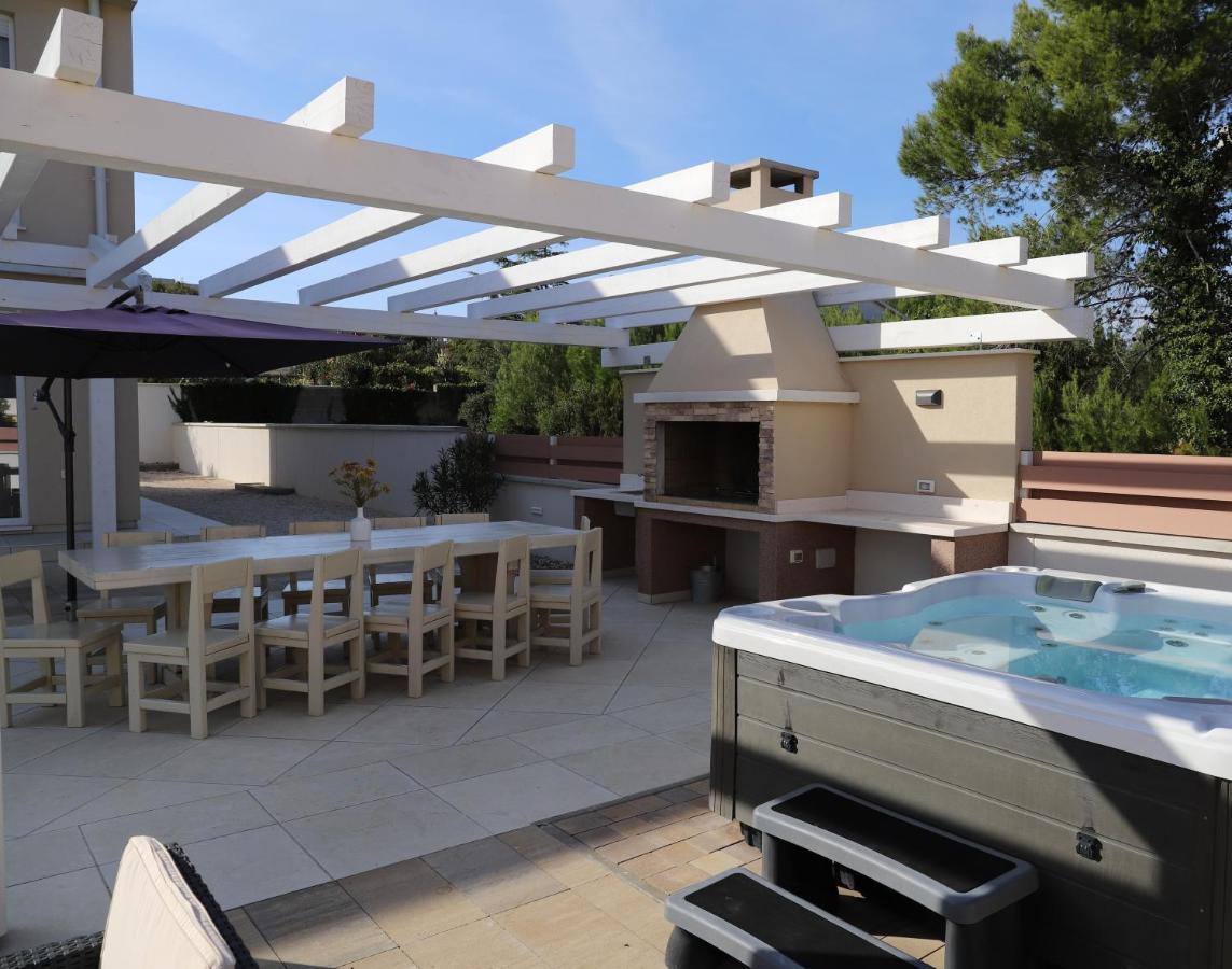 Villa Olivia - New And Modern House With Pool, Souna, Jacuzzi & Playground, Liznjan - Istra Ngoại thất bức ảnh