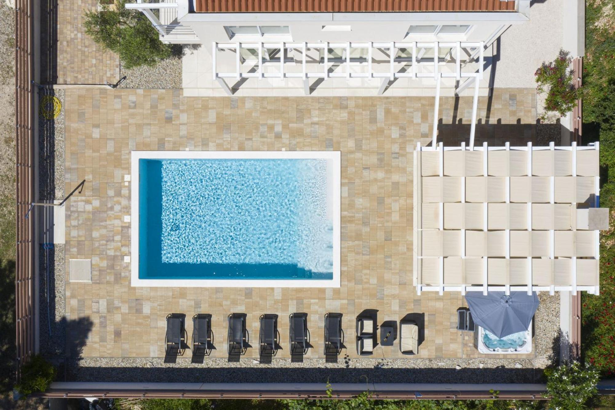 Villa Olivia - New And Modern House With Pool, Souna, Jacuzzi & Playground, Liznjan - Istra Ngoại thất bức ảnh